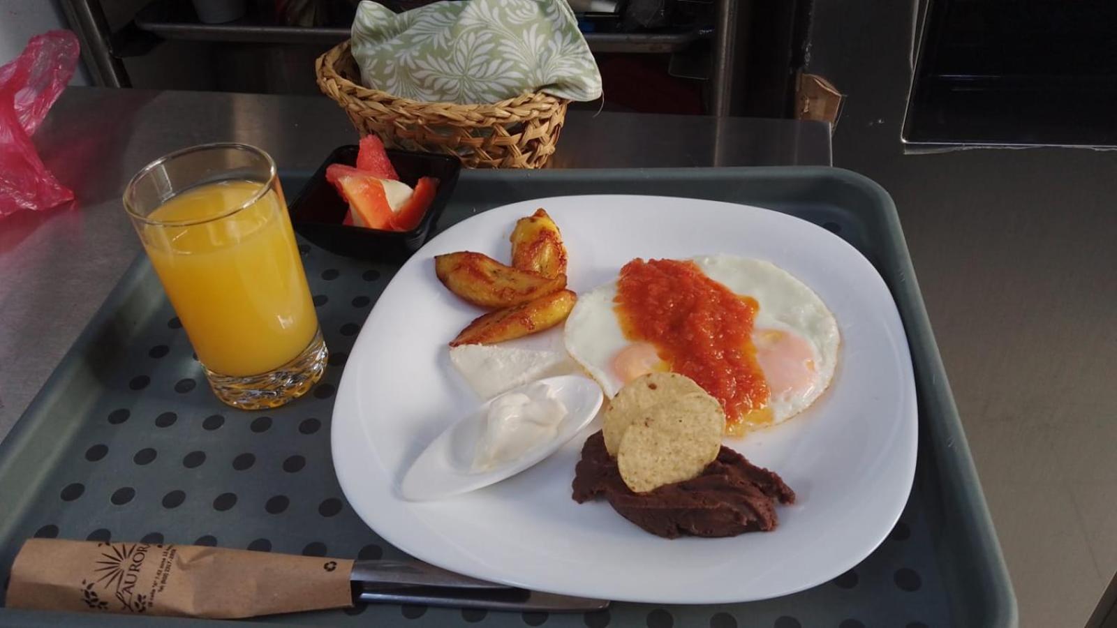 L'Aurora Inn Hostal Guatemala City ภายนอก รูปภาพ