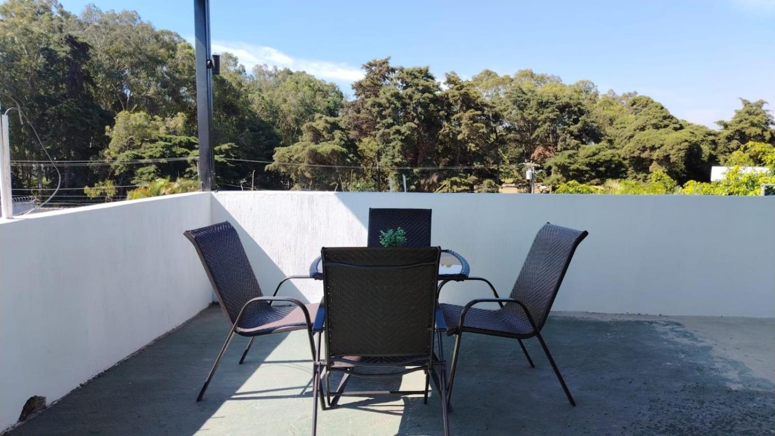 L'Aurora Inn Hostal Guatemala City ภายนอก รูปภาพ